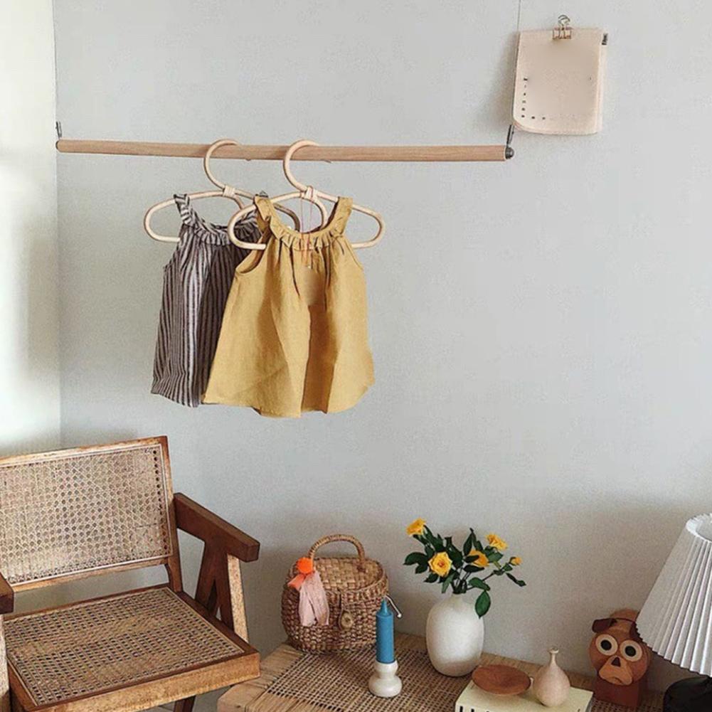 Baby rattan hanger